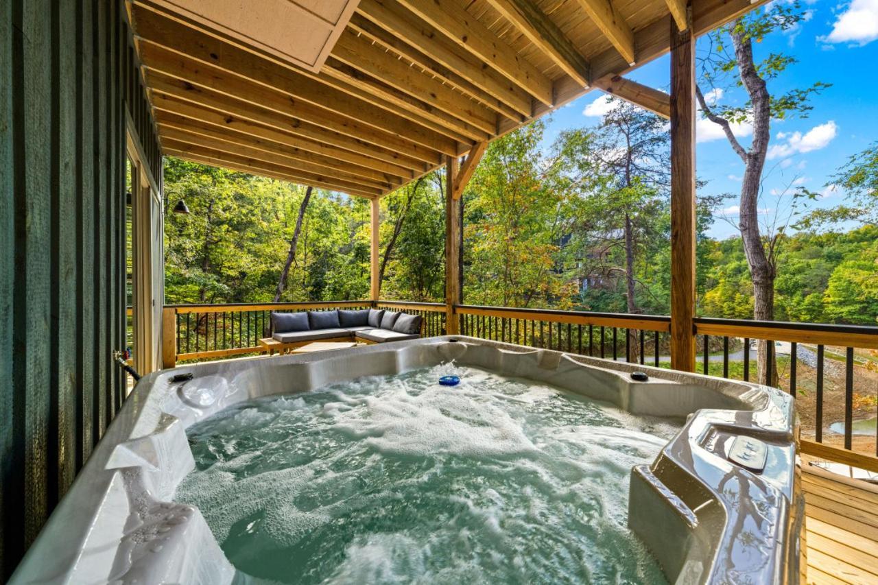 Cozy Cove Retreat W Lake View Hot Tub Firepit Dandridge Extérieur photo