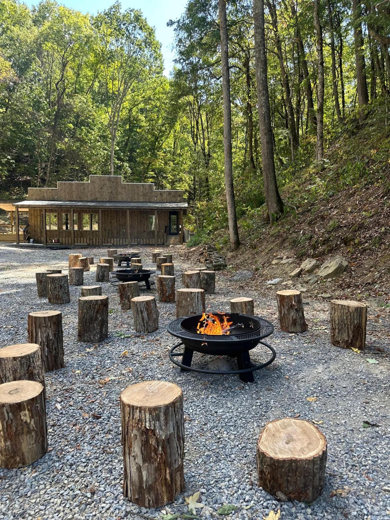 Cozy Cove Retreat W Lake View Hot Tub Firepit Dandridge Extérieur photo